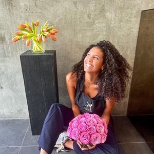 Chloé Mortaud partage des instants de sa nouvelle vie à Los Angeles mari sur Instagram.