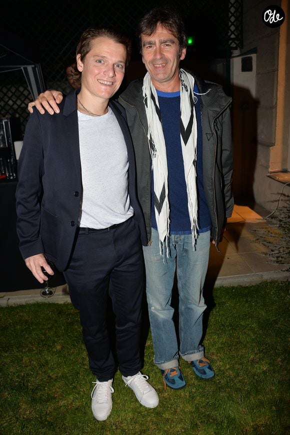 Bénabar (Bruno Nicolini) et Richard Kolinka ( batteur du groupe Téléphone) - Prix spécial - Soirée pour les 20 ans de carrière du chanteur Bénabar ( Bruno Nicolini) au XXII à Paris le 21 septembre 2015. ©Bestimage