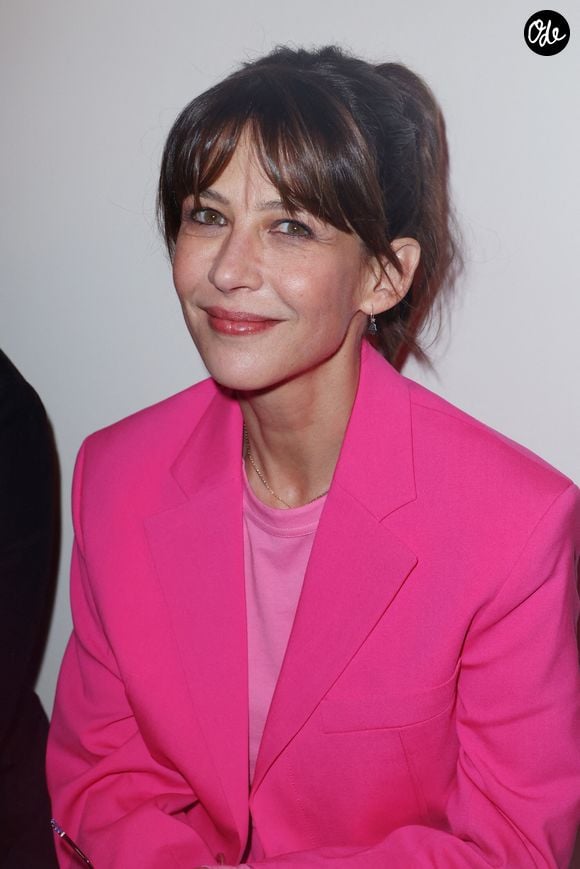 Sophie Marceau au défilé Jacquemus le 12 décembre 2022 au Bourget. Photo : Jérôme Dominé/ABACAPRESS.COM