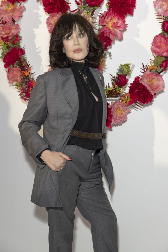 Isabelle Adjani  au photocall du dîner de lancement des Parfums Louis Vuitton, Stellar Times, Cosmetic Cloud, Dancing Blossom, Rhapsody et Symphony, à la fondation Louis Vuitton à Paris, France, le 5 juillet 2021. © Olivier Borde/Bestimage