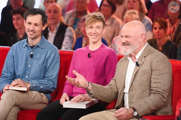 Exclusif - Mathieu Tordeur, Heidi Sevestre et Philippe Etchebest lors de l'enregistrement de l'émission Vivement dimanche au studio Rive gauche, présentée par M.Drucker, diffusée sur France 3 le 17 mai 2026, à Paris, France, le 21 avril 2026. © Guillaume Gaffiot/Bestimage