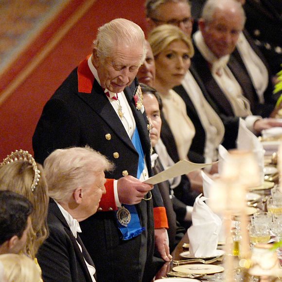 Donald J. Trump (président des Etats-Unis) et la Première dame Melania Trump, le roi Charles III d'Angleterre et Camilla Parker Bowles, reine consort d'Angleterre, le prince William, prince de Galles, et Catherine (Kate) Middleton, princesse de Galles, lors du banquet d'Etat au chateau de Windsor en l'honneur de la visite officielle de président Donald Trump et de la Première dame Melania au Royaume-Uni -  le 17 septembre 2025

© Aaron Chown/WPA-Pool