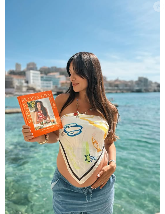Sur son compte Instagram, elle révèle être enceinte !

Lou Elsener alias "Loulou Kitchen", star des fourneaux sur les réseaux sociaux et ex-jurée de "Top Chef"