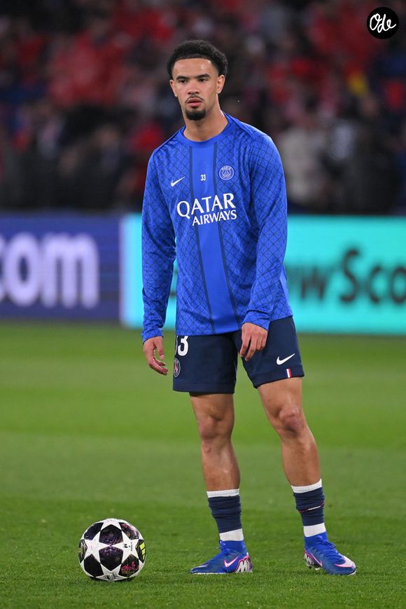 Warren Zaire Emery, du Paris Saint-Germain, s'échauffe avant le match de Ligue des champions de l'UEFA opposant le Paris Saint-Germain au Liverpool FC au Parc des Princes, le 8 avril 2026 à Paris, en France.

© Federico Pestellini/PsnewZ/Bestimage