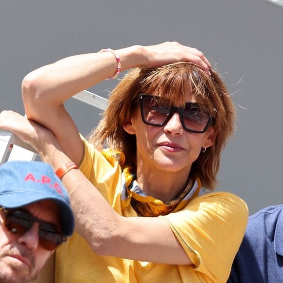 Sophie Marceau dans les tribunes de la finale homme des Internationaux de France de tennis de Roland Garros 2024 à Paris le 9 juin 2024. © Jacovides-Moreau/Bestimage