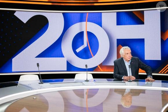 Le chanteur français Michel Sardou lors de l'émission '20h de Laurent Ruquier' sur BFMTV à Paris, France, le 27 septembre 2023. Photo by Eliot Blondet/ABACAPRESS.COM