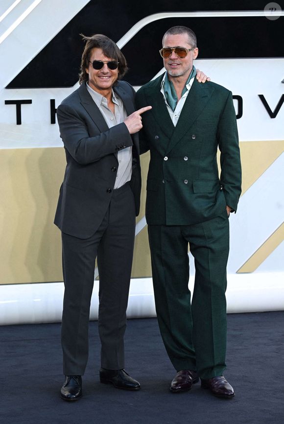 Tom Cruise et Brad Pitt arrivant à la première européenne de F1 The Movie, Cineworld, Leicester Square. Crédit : Doug Peters/EMPICS ......