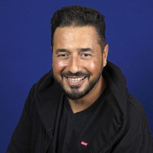 Moundir posant lors d'une séance de portrait à Paris, France, le 6 septembre 2023. Photo par VIM/ABACAPRESS.COM