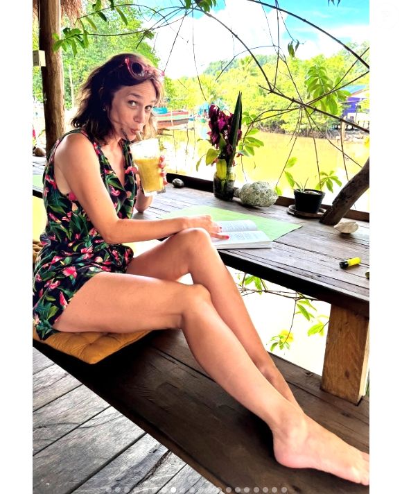 En attendant la grande rentrée, l'ex-patineuse de 41 ans a décidé de s'envoler à l'autre bout monde : Au Cambodge plus exactement. Le 19 août, la mère de famille a d'ailleurs partagé quelques photos souvenirs de ses vacances.

Nathalie Péchalat immortalise ses vacances au Cambodge (Capture d'écran 19 août 2025)