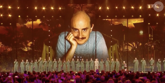 Particulièrement motivé pour participer aux Enfoirés, Jérémy Frérot avait confié à Télé-Loisirs pourquoi il était pour lui "très important" de rejoindre cette troupe.

Les Enfoirés 2025, TF1, 7 mars 2025