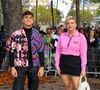 Le couple a choisi cette ville pour son authenticité provençale, la beauté architecturale de son église et sa proximité avec leur résidence des Bouches-du-Rhône.

Louane Emera et son compagnon Florian Rossi arrivent au défilé de mode Miu Miu lors de la Fashion Week printemps/été 2022 à Paris, France, le 5 octobre 2021. © Veeren Ramsamy-Christophe Clovis/Bestimage