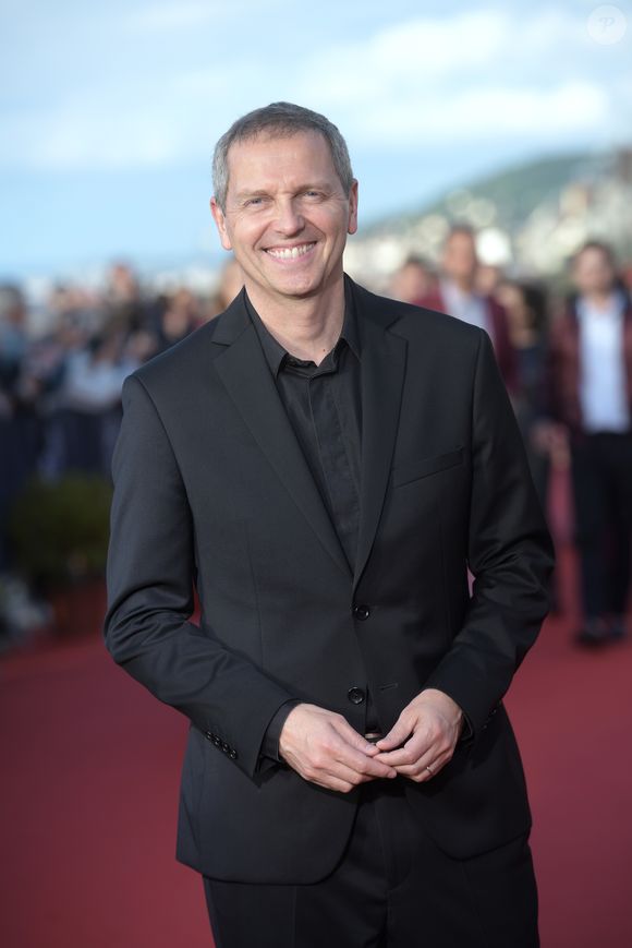 Elle vient de sortir un single intitulé "L'île aux cygnes"

Thomas Hugues - Arrivée des people à la cérémonie de clôture du 33ème Festival du Film Romantique de Cabourg, le 15 juin 2019. © Giancarlo Gorassini/Bestimage