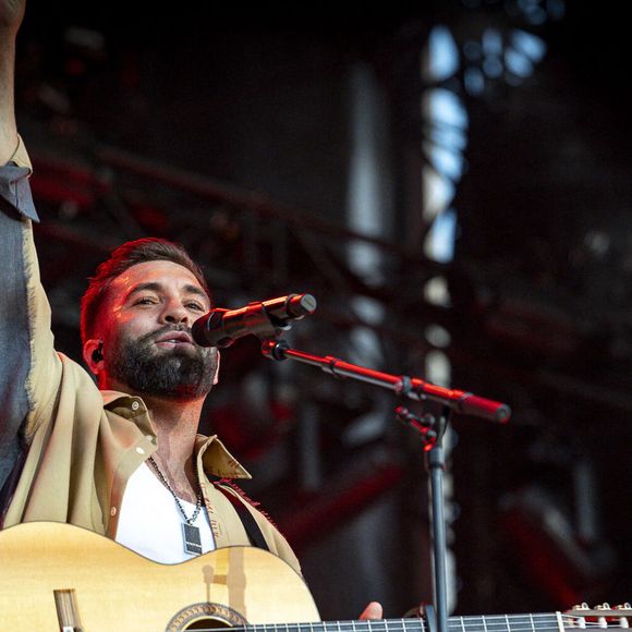 Kendji Girac en concert lors du festival de musique du Printemps de Perouges au Chateau de Saint-Maurice-de-Remens le 29 juin 2025. © Sandrine Thesillat / PsNewZ / Bestimage