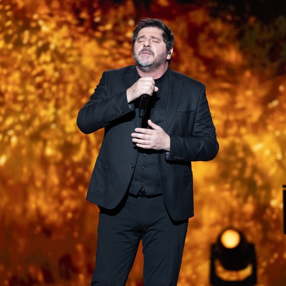 Exclusif - Patrick Fiori pour les surprises lors de l'enregistrement de l'émission "La Boîte à secrets", présentée par F.Bollaert et diffusée le 23 janvier sur France 3, dans les studios du Lendit à Saint-Denis, France, le 16 décembre 2025. © Cyril Moreau/Bestimage