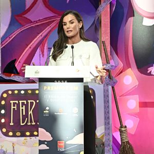 La reine Letizia d’Espagne lors de la remise des Prix de littérature jeunesse "El Barco De Vapor" et "Gran Angular" à Madrid, le 24 avril 2025. 
© Francisco J. Olmo / Europa Press / Bestimage