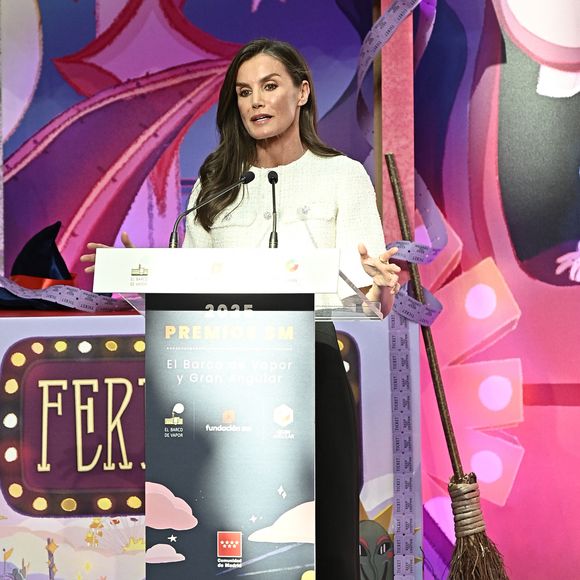 La reine Letizia d’Espagne lors de la remise des Prix de littérature jeunesse "El Barco De Vapor" et "Gran Angular" à Madrid, le 24 avril 2025. 
© Francisco J. Olmo / Europa Press / Bestimage