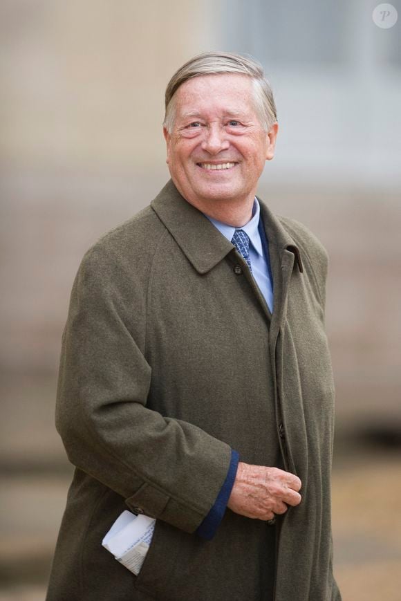 Son rythme sera allégé, après avoir longtemps travaillé douze heures par jour.

Alain Duhamel lors de la cérémonie de la 'Legion D'honneur' à l'Elysee le 17 septembre 2013. Photo par Laurent Zabulon/ABACAPRESS.COM