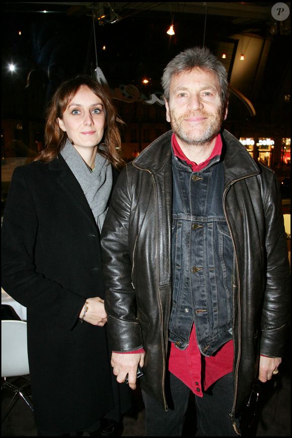Il partageait la vie de Valérie Kéruzoré, actrice de la série Kaamelott.

Tchéky Karyo et sa compagne Valérie Kéruzoré au théâtre des Champs-Elysées
Bestimage