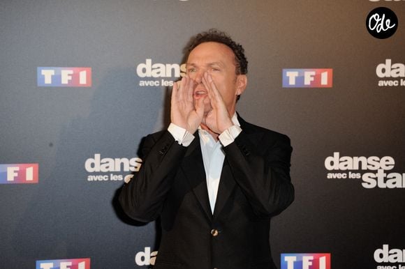 Julien Lepers pose lors du photocall de « Danse avec les Stars » sur TF1 à Paris, en France, le 28 septembre 2016. Photo : Alban Wyters/ABACAPRRESS.COM