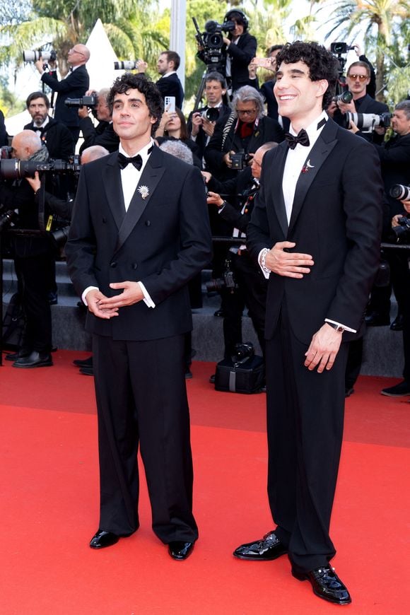 Javier Ambrossi, Javier Calvó - Montée des marches du film " La bola negra " lors du 79ème Festival International du Film de Cannes, le 21 mai 2026. © Olivier Borde / Bestimage