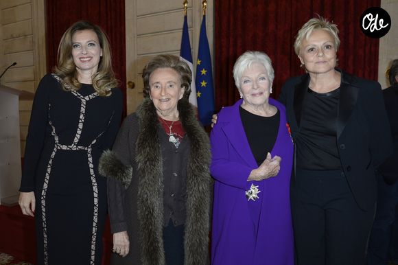 Exclusif - Valerie Trieweiler, Bernadette Chirac, Line Renaud et Muriel Robin - Francois Hollande a eleve la chanteuse et actrice Line Renaud au rang de grand officier de la Legion d'honneur lors d'une ceremonie au palais de l'Elysee a Paris le 21 novembre 2013 - AGENCE / BESTIMAGE