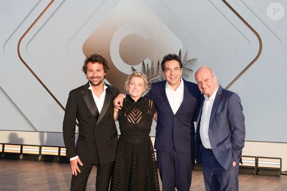Bertrand Chameroy, Patrick Cohen, Anne-Elisabeth Lemoine, Pierre Lescure sur le plateau de l'émission "C à vous" lors du 78ème Festival International du Film de Cannes, France, le 14 mai 2025. © Jack Tribeca/Bestimage