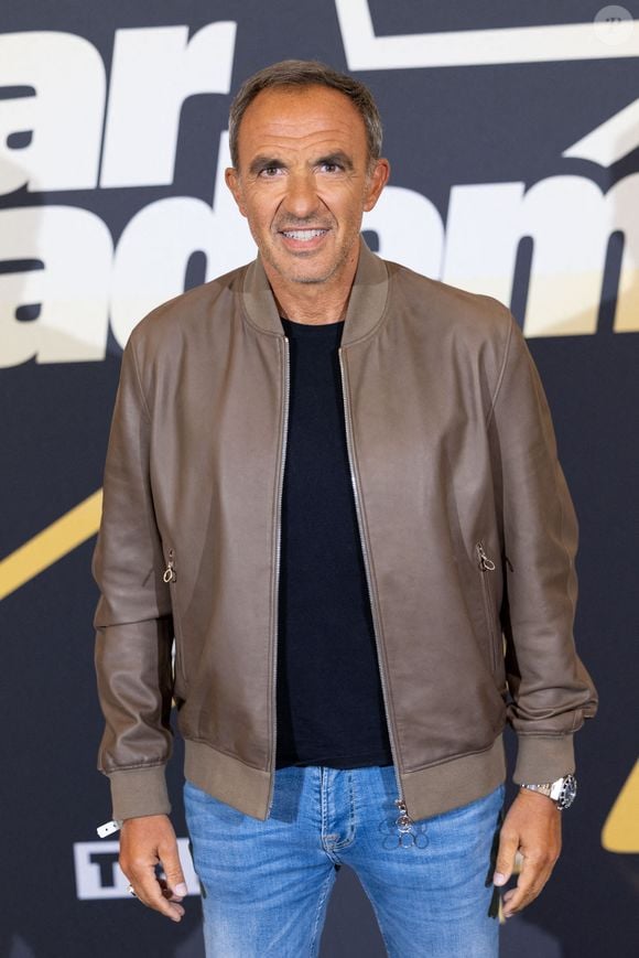 L'animateur français Nikos Aliagas pose lors d'un photocall pour présenter la nouvelle saison de l'émission Star Academy au Grand Rex à Paris le 29 septembre 2025. Photo par Alexis Jumeau/ABACAPRESS.COM