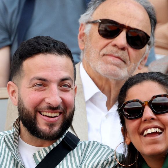 Inès Reg (Inès Reghioua) avec son meilleur ami Mickaël Montadir dans les tribunes des Internationaux de France de tennis de Roland Garros 2024 à Paris, France, le 3 juin 2024. © Jacovides-Moreau/Bestimage