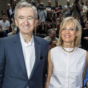 Bernard Arnault et sa femme Hélène - People au défilé Dior Prêt-à-Porter Homme Printemps-Eté 2017 au Tennis Club de Paris, le 25 juin 2016. © Olivier Borde/Bestimage