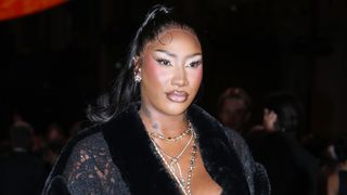 "Je suis sincèrement désolée" : Aya Nakamura contrainte de présenter ses excuses à son public après deux imprévus consécutifs