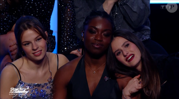 Théo P. soutenu par sa petite amie dans la Star Academy