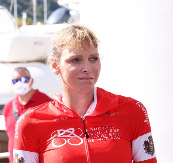 La princesse Charlène de Monaco - La famille princière de Monaco à l'arrivée de la 3ème édition de la course "The Crossing : Calvi-Monaco Water Bike Challenge". Ce défi caritatif organisé par la Fondation Princesse Charlène se déroule les 12 et 13 septembre. © Jean-Charles Vinaj/Pool Monaco/Bestimage