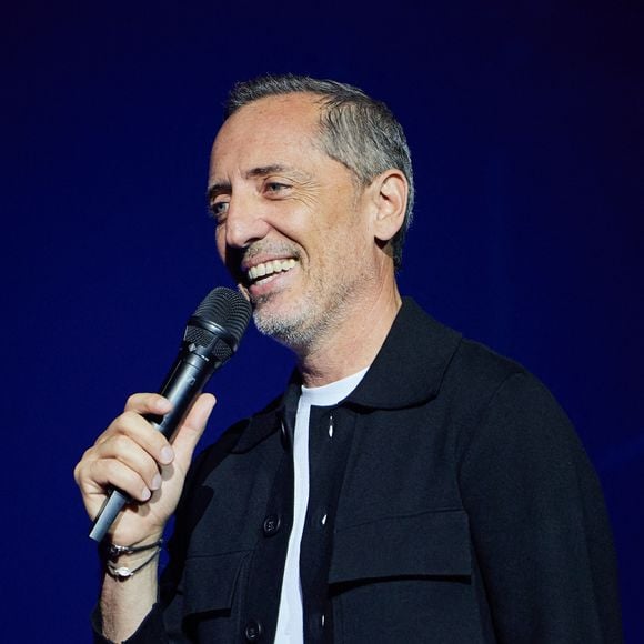 L'année 2025 s'annonce intense pour Gad Elmaleh. 

Exclusif - Gad Elmaleh - Show Solidarité Maroc, organisé par G.Elmaleh, R.Bougheraba et R.Frayssinet, au Dôme de Paris. Le 2 octobre 2023. 
Le show a fait salle comble devant 4000 personnes et a rapporté 435 000 euros. L'intégralité des recettes sera reversée au "fond spécial 126". 
© Cyril Moreau / Bestimage