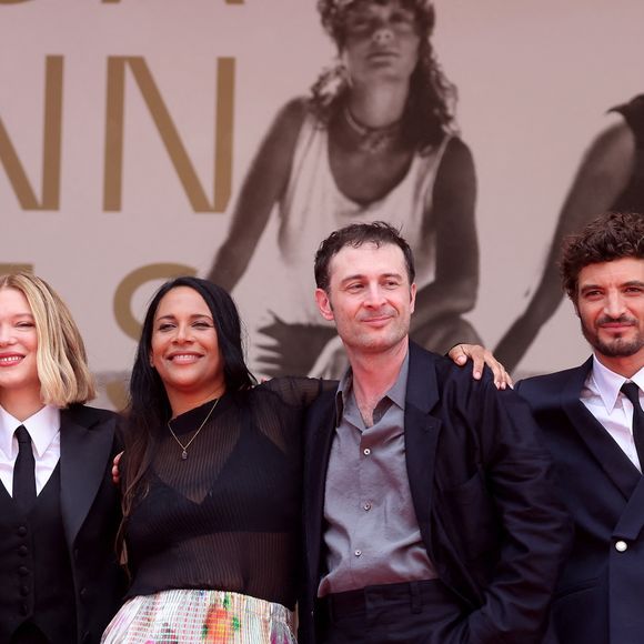 Victoire Du Bois, Léa Seydoux, Shanti Masud, Arthur Harari, Niels Schneider, Lilith Grasmug - Montée des marches du film " L'inconnue" lors du 79ème Festival International du Film de Cannes, le 18 mai 2026. © Jacovides-Moreau / Bestimage