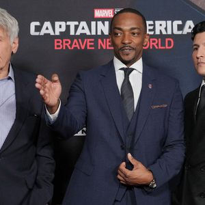 Les Oscars auront lieu dans la nuit du dimanche 2 au lundi 3 mars 2025 avec Conan O'Brien comme maître de cérémonie. 

(de gauche à droite) Harrison Ford, Anthony Mackie et Danny Ramirez lors de la première mondiale de CAPTAIN AMERICA : BRAVE NEW WORLD des Marvel Studios qui s'est tenue au TCL Chinese Theatre à Hollywood, CA, le mardi 11 février 2025. 
Mirador Sthanlee B./SPUS/ABACA