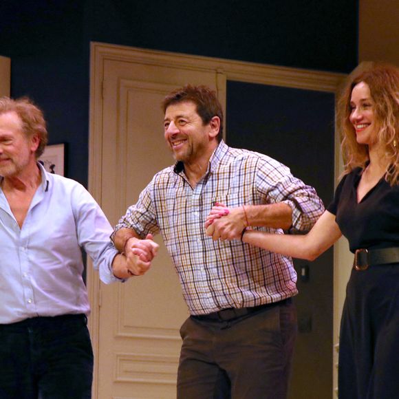 Exclusif - Stéphane Freiss, Patrick Bruel et Marine Delterme saluent le public à la fin de la représentation pour les amis proche de la pièce "Deuxième partie" au Théâtre Édouard VI à Paris, France, le 04 Mars 2026.

© Bertrand Rindoff / Bestimage