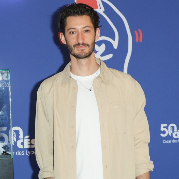 Pierre Niney - Le "César des Lycéens 2025" a été remis, au sein du Grand Amphithéâtre de la Sorbonne, au film "Le Comte de Monte-Cristo" réalisé par M. Delaporte et A. de La Patellière, produit par D. Rassam et J. Seydoux, Paris le 26 mars 2025. © Coadic Guirec/Bestimage