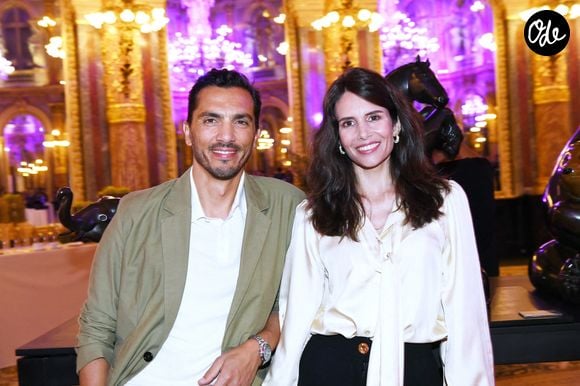 Le couple a également joué ensemble dans "Mémoire de sang", où ils incarnaient deux médecins.

Louise Monot et son compagnon Samir Boitard à l'exposition "Douceur animale" de Michel Bassompierre à l'InterContinental Paris - Le Grand le 17 septembre 2024.

© Rachid Bellak / Bestimage