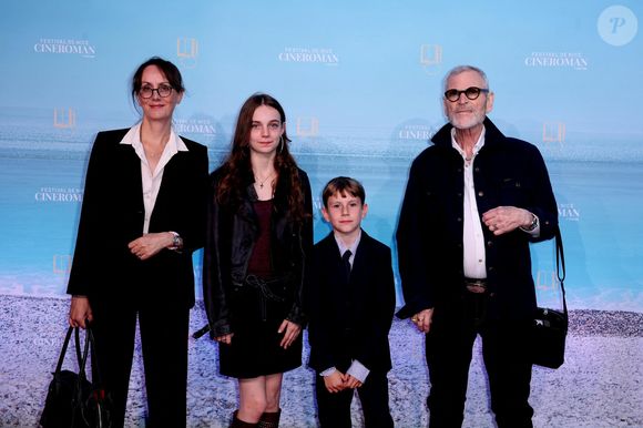 Tchéky Karyo, sa compagne Valérie Keruzoré - Tapis rouge de la soirée de clôture de la 7ème édition du festival Cineroman à Nice le 4 octobre 2025. © Bebert-Jacovides/Bestimage