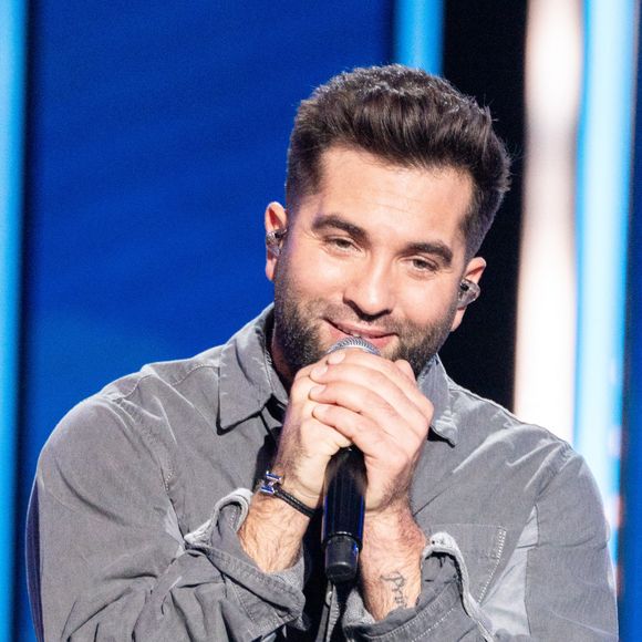 Kendji Girac chantent lors du Téléthon 2024, à Saint Denis, près de Paris, France, le 30 novembre 2024.  Photo par Alexis Jumeau/ABACAPRESS.COM