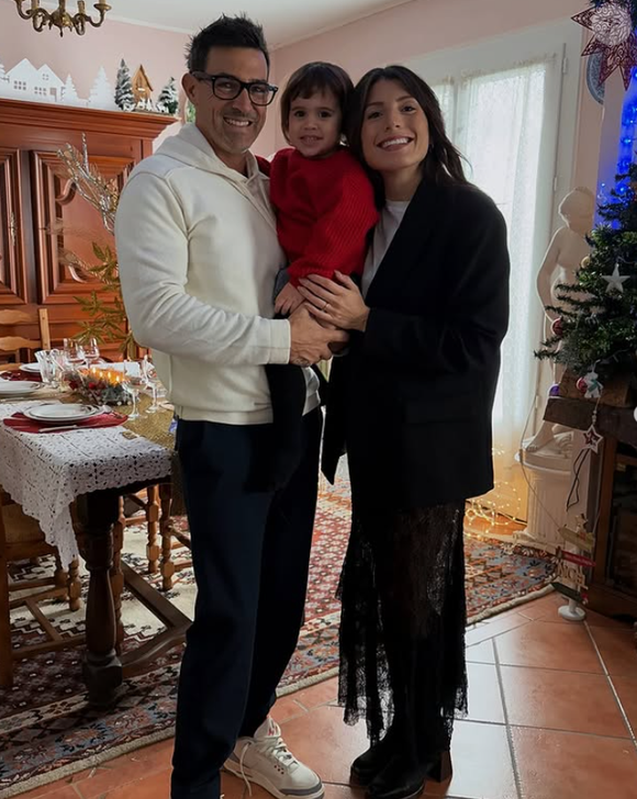 "Et en fait, la chose assez rigolote qui s'est passée c'est que j'ai été arrêtée par la police sur la route, pour contrôle d'alcoolémie", a-t-elle raconté. 

Jean-Pascal Lacoste et sa femme Delphine Tellier sur Instagram