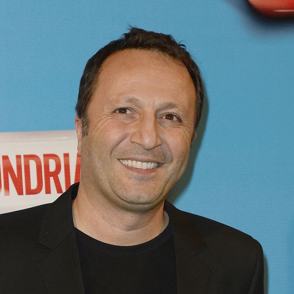 S'il se décrit comme un papa strict, il accorde chaque année une semaine de liberté totale à ses enfants.

Arthur (Jacques Essebag) - Avant-première du film "Supercondriaque" au Gaumont Opéra à Paris, le 24 février 2014.
Bestimage