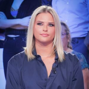 Exclusif - Kelly Vedovelli sur le plateau de l'émission Touche pas à mon poste (TPMP) diffusée en direct sur C8 le 10 octobre 2023.

© Jack Tribeca / Bestimage