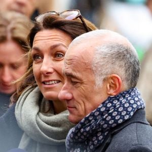 Anne-Claire Coudray et Gilles Bouleau - Sortie des obsèques de Catherine Laborde en l’église Saint-Roch à Paris, le 6 février 2025. Décédée le 28 janvier 2025 à l'âge de 73 ans, l'ancienne présentatrice météo de TF1 (1988 - 2017) était atteinte de la maladie neurodégénérative à corps de Lewy. 
© Jacovides - Moreau / Bestimage