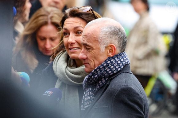 Anne-Claire Coudray et Gilles Bouleau - Sortie des obsèques de Catherine Laborde en l’église Saint-Roch à Paris, le 6 février 2025. Décédée le 28 janvier 2025 à l'âge de 73 ans, l'ancienne présentatrice météo de TF1 (1988 - 2017) était atteinte de la maladie neurodégénérative à corps de Lewy. 
© Jacovides - Moreau / Bestimage