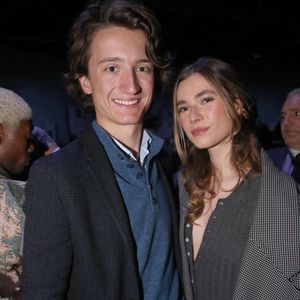 Jean Arnault et sa compagne Zita d'Hauteville au Font Row du défilé Louis Vuiton lors de la Fashion Week Homme automne-hiver 2023/24 de Paris, France, le 19 janvier 2023. © Bertrand Rindoff Petroff/Bestimage