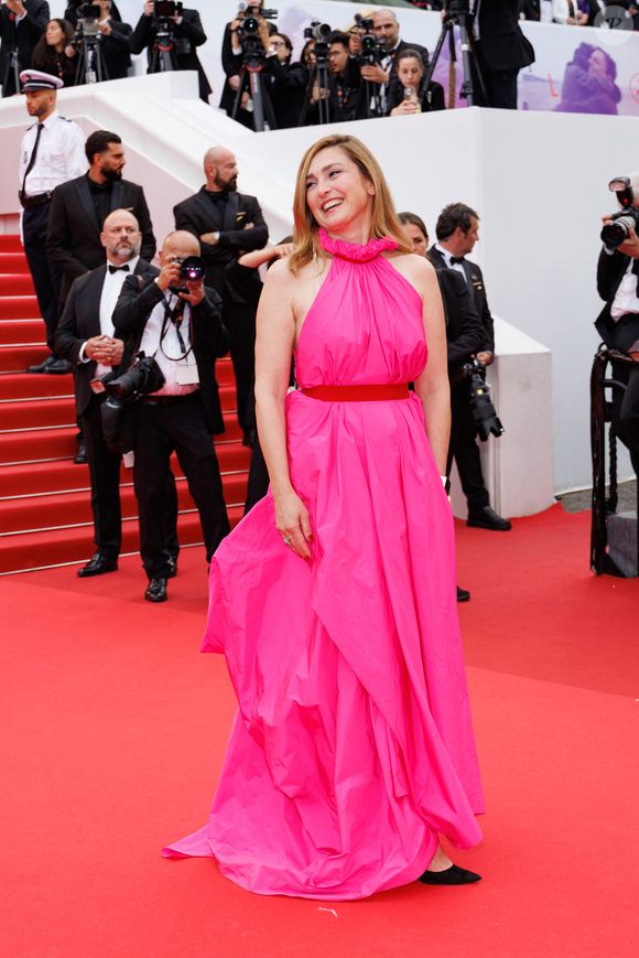 Julie Gayet - Montée des marches du film « Partir un jour » pour la cérémonie d’ouverture du 78ème Festival International du Film de Cannes, au Palais des Festivals à Cannes. Le 13 mai 2025
© Jacovides-Moreau / Bestimage