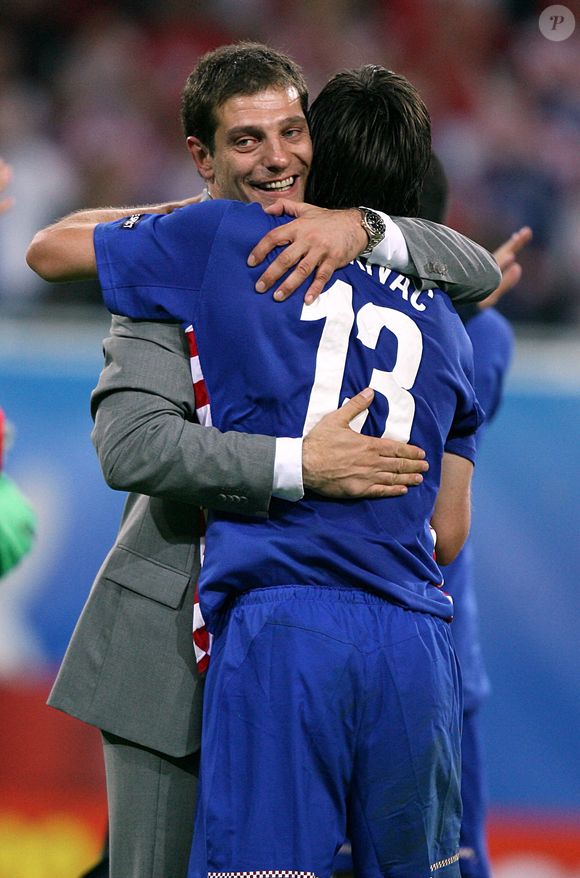 Ce 18 avril, Nikola Pokrivac a perdu la vie à seulement 39 ans

L'entraîneur croate Slaven Bilic et Nikola Pokrivac célèbrent la victoire après le Championnat d'Europe de l'UEFA 2008, Groupe B, Croatie contre Pologne au stade Worthersee à Klagenfurt, Autriche, le 16 juin 2008. Photo by Adam Davy/PA Photos/Cameleon/ABACAPRESS.COM