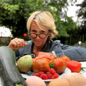 Ariane Massenet dans sa maison du Perche, le 21 septembre 2022.