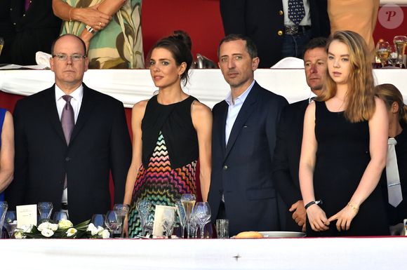 C'est en 2013 que la princesse a donné naissance à Raphaël. Un bonheur supplémentaire au sein de la famille princière de Monaco. 

Le prince Albert II de Monaco, Charlotte Casiraghi, Gad Elmaleh, Thierry Rozier, l'entraîneur de Charlotte et la princesse Alexandra de Hanovre - Soirée de cloture du 20ème Jumping International de Monte-Carlo au Port Hercule de Monaco à Monte-Carlo, le 27 juin 2015. @JUNIOR / BESTIMAGE